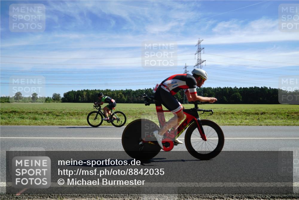 07.09.2025 - 19. Norderstedt Triathlon Michael Burmester http://msf.ph/oto/8842035 07.09.2025 12:28:04 Radfahren 732, 1237, 1376 meine-sportfotos.de