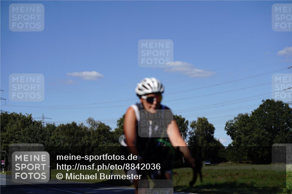 07.09.2025 - 19. Norderstedt Triathlon Michael Burmester http://msf.ph/oto/8842036 07.09.2025 15:39:56 Radfahren 461, 954 meine-sportfotos.de