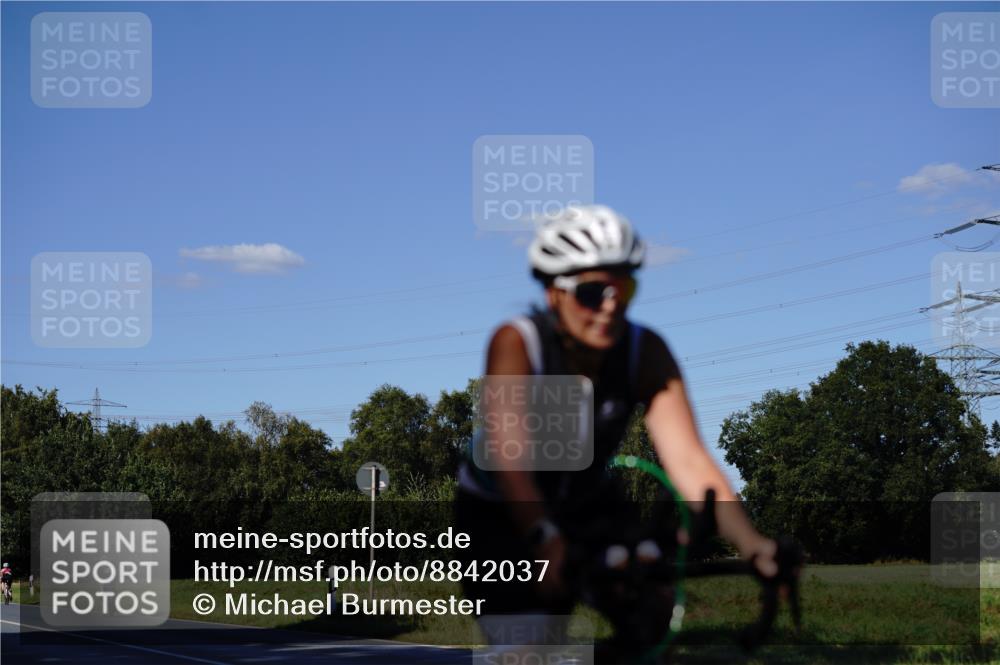 07.09.2025 - 19. Norderstedt Triathlon Michael Burmester http://msf.ph/oto/8842037 07.09.2025 15:39:56 Radfahren 461, 954 meine-sportfotos.de