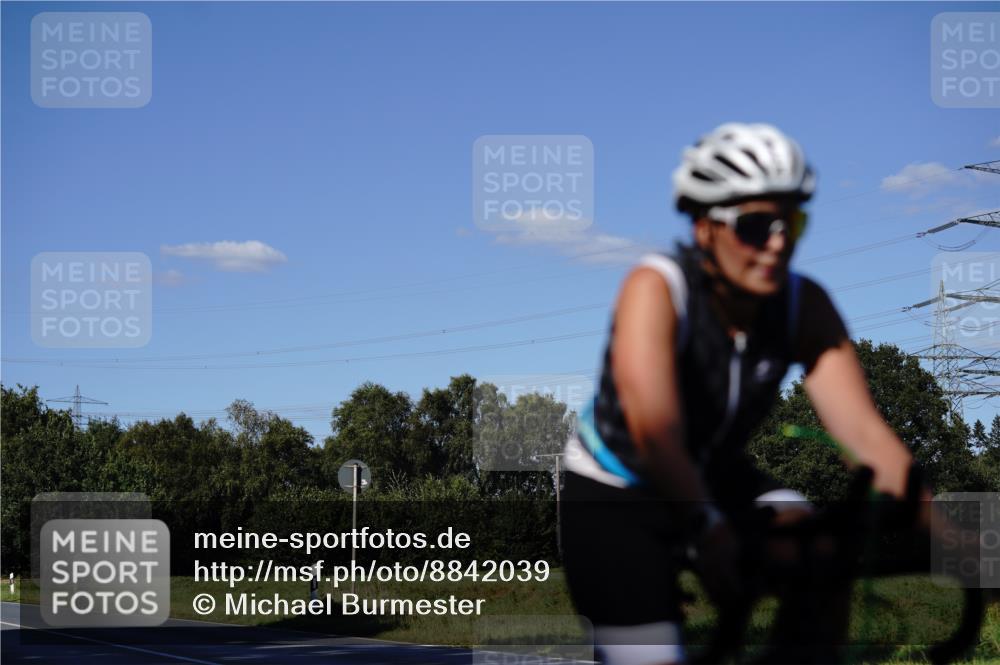07.09.2025 - 19. Norderstedt Triathlon Michael Burmester http://msf.ph/oto/8842039 07.09.2025 15:39:56 Radfahren 461, 954 meine-sportfotos.de