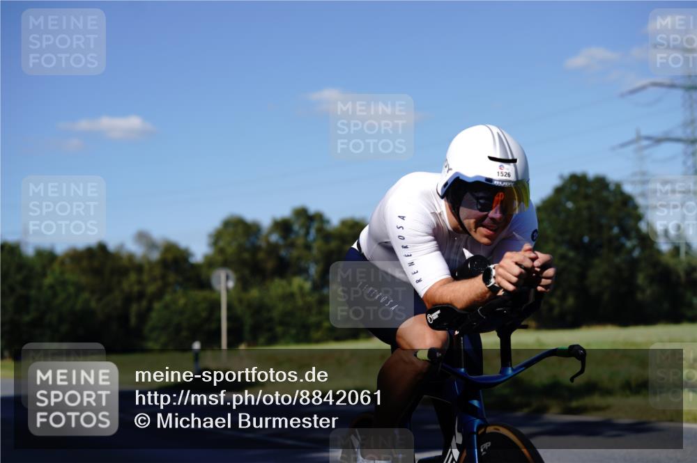07.09.2025 - 19. Norderstedt Triathlon Michael Burmester http://msf.ph/oto/8842061 07.09.2025 15:40:16 Radfahren 868, 1497, 1526 meine-sportfotos.de