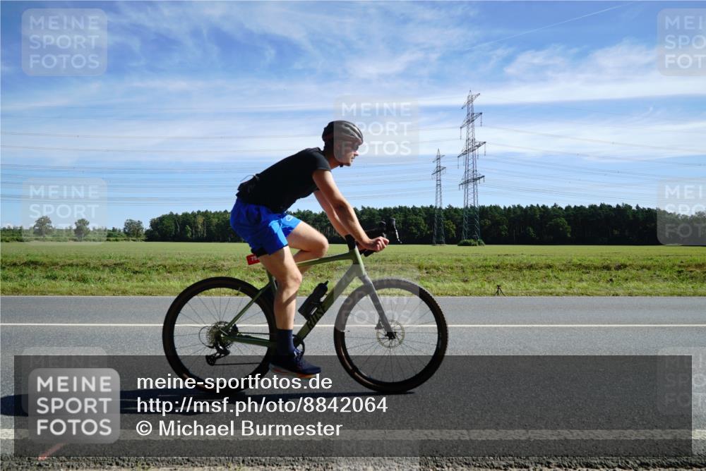 07.09.2025 - 19. Norderstedt Triathlon Michael Burmester http://msf.ph/oto/8842064 07.09.2025 12:28:11 Radfahren 171, 728, 735, 752, 1264, 1331 meine-sportfotos.de