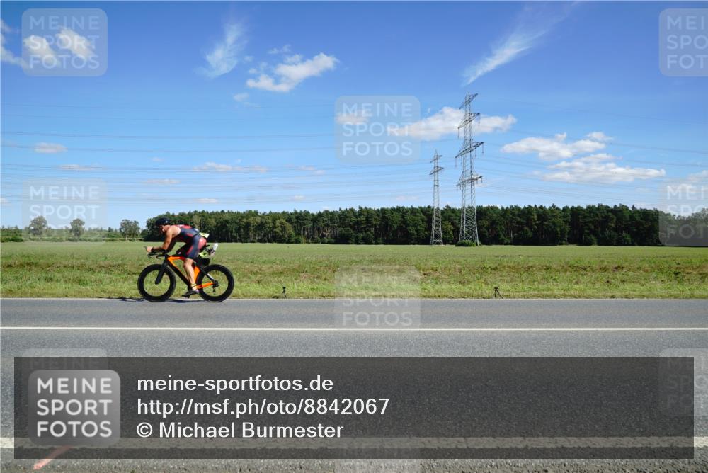 07.09.2025 - 19. Norderstedt Triathlon Michael Burmester http://msf.ph/oto/8842067 07.09.2025 14:34:57 Radfahren 965 meine-sportfotos.de