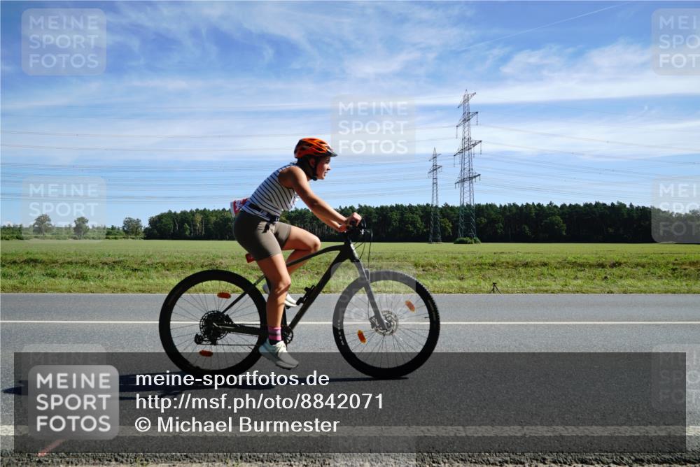07.09.2025 - 19. Norderstedt Triathlon Michael Burmester http://msf.ph/oto/8842071 07.09.2025 12:28:12 Radfahren 171, 728, 735, 752, 1264, 1331 meine-sportfotos.de