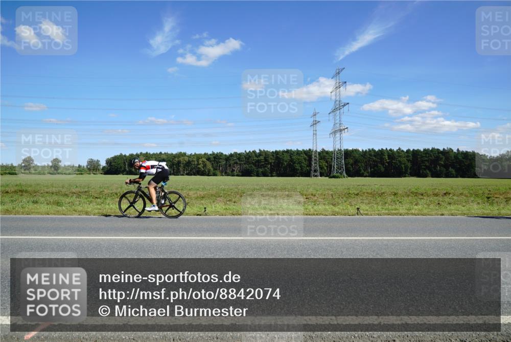 07.09.2025 - 19. Norderstedt Triathlon Michael Burmester http://msf.ph/oto/8842074 07.09.2025 14:35:00 Radfahren 1497 meine-sportfotos.de
