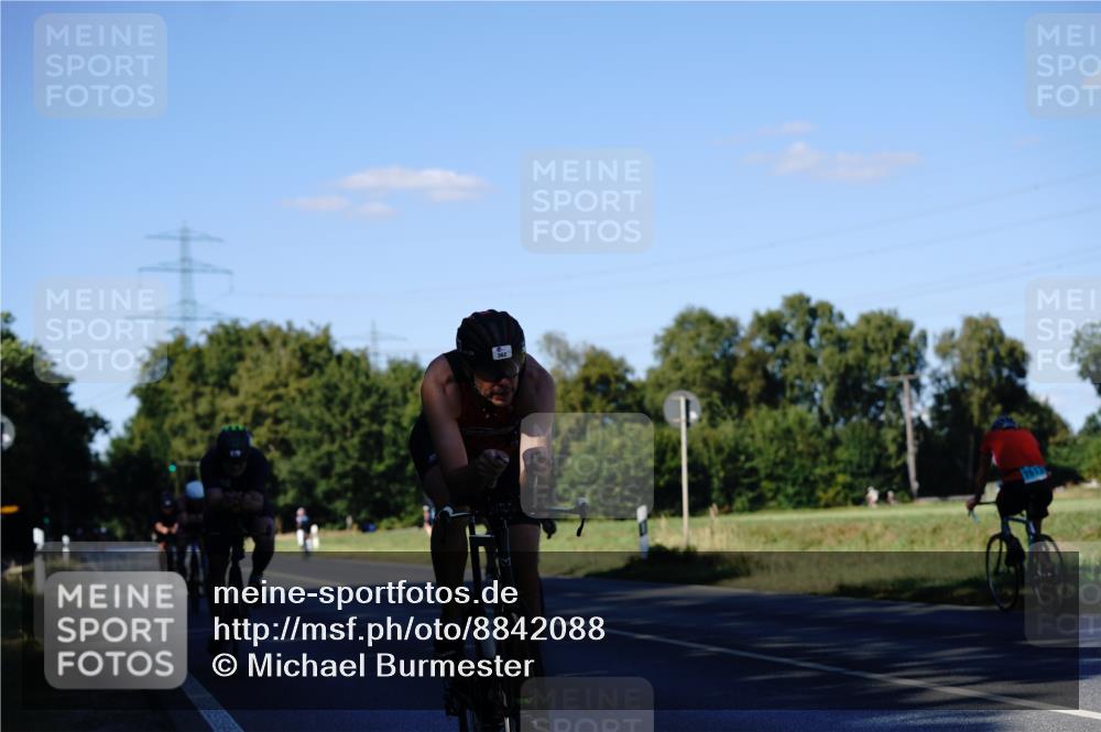 07.09.2025 - 19. Norderstedt Triathlon Michael Burmester http://msf.ph/oto/8842088 07.09.2025 15:41:19 Radfahren 362, 396, 550, 864, 1413 meine-sportfotos.de