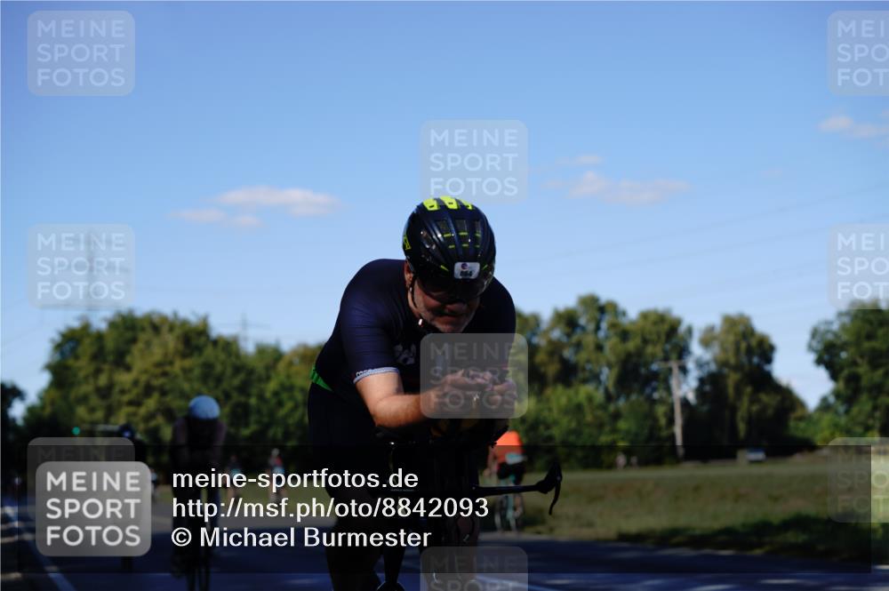 07.09.2025 - 19. Norderstedt Triathlon Michael Burmester http://msf.ph/oto/8842093 07.09.2025 15:41:20 Radfahren 362, 396, 550, 864, 1413 meine-sportfotos.de