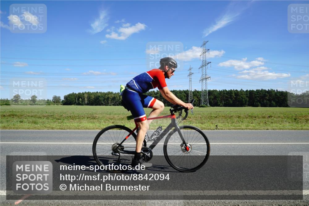 07.09.2025 - 19. Norderstedt Triathlon Michael Burmester http://msf.ph/oto/8842094 07.09.2025 14:35:03 Radfahren 377, 1497 meine-sportfotos.de
