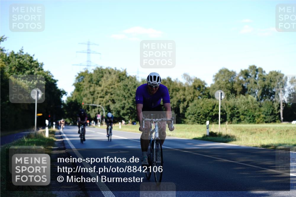 07.09.2025 - 19. Norderstedt Triathlon Michael Burmester http://msf.ph/oto/8842106 07.09.2025 15:41:37 Radfahren 528, 538, 1409, 1545 meine-sportfotos.de