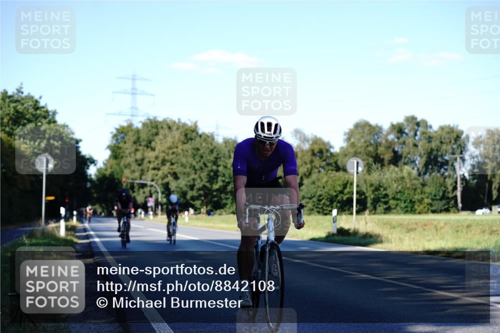 07.09.2025 - 19. Norderstedt Triathlon Michael Burmester http://msf.ph/oto/8842108 07.09.2025 15:41:37 Radfahren 528, 538, 1409, 1545 meine-sportfotos.de