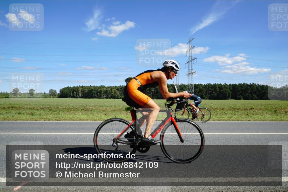 07.09.2025 - 19. Norderstedt Triathlon Michael Burmester http://msf.ph/oto/8842109 07.09.2025 14:35:08 Radfahren 377, 458 meine-sportfotos.de