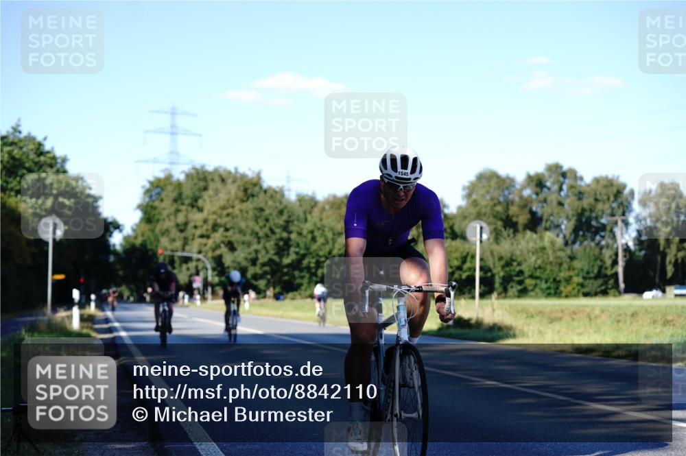 07.09.2025 - 19. Norderstedt Triathlon Michael Burmester http://msf.ph/oto/8842110 07.09.2025 15:41:37 Radfahren 528, 538, 1409, 1545 meine-sportfotos.de
