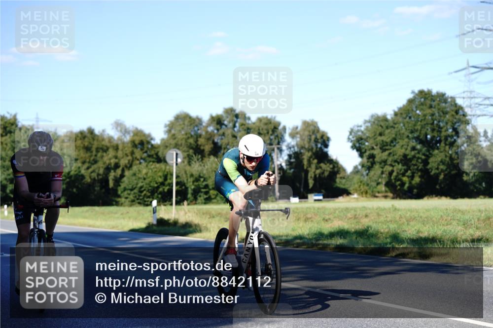 07.09.2025 - 19. Norderstedt Triathlon Michael Burmester http://msf.ph/oto/8842112 07.09.2025 15:41:39 Radfahren 528, 1409, 1545 meine-sportfotos.de