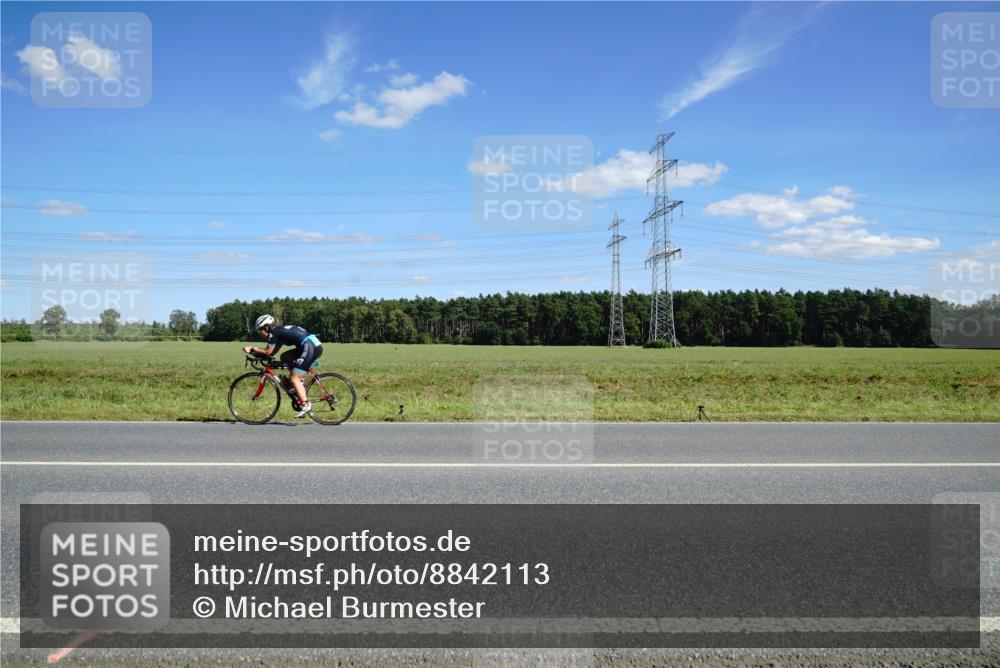 07.09.2025 - 19. Norderstedt Triathlon Michael Burmester http://msf.ph/oto/8842113 07.09.2025 14:35:08 Radfahren 377, 458 meine-sportfotos.de