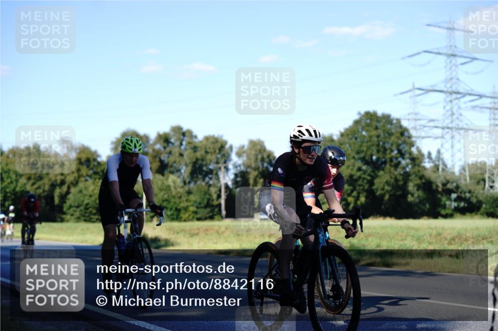 07.09.2025 - 19. Norderstedt Triathlon Michael Burmester http://msf.ph/oto/8842116 07.09.2025 15:41:54 Radfahren 365, 432, 465, 487, 499, 870, 871, 878, 889 meine-sportfotos.de