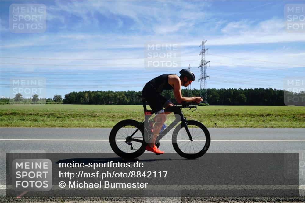 07.09.2025 - 19. Norderstedt Triathlon Michael Burmester http://msf.ph/oto/8842117 07.09.2025 12:28:29 Radfahren 210, 212, 1329 meine-sportfotos.de