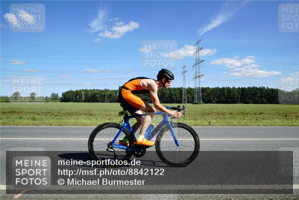 07.09.2025 - 19. Norderstedt Triathlon Michael Burmester http://msf.ph/oto/8842122 07.09.2025 14:35:12 Radfahren 1002 meine-sportfotos.de