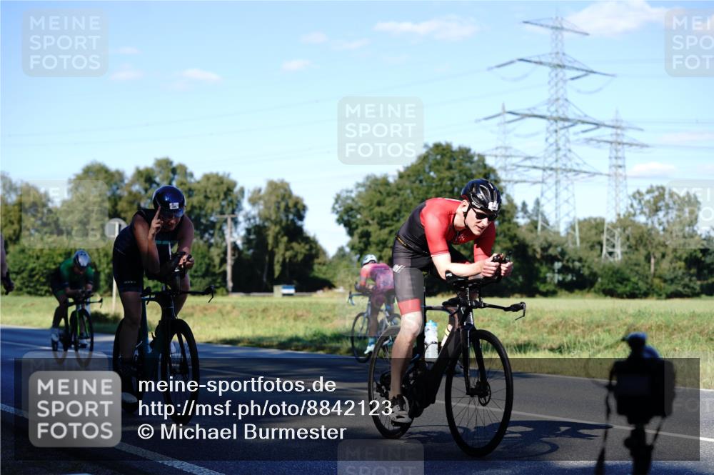 07.09.2025 - 19. Norderstedt Triathlon Michael Burmester http://msf.ph/oto/8842123 07.09.2025 15:41:55 Radfahren 365, 432, 465, 487, 499, 871, 878, 889, 1547 meine-sportfotos.de