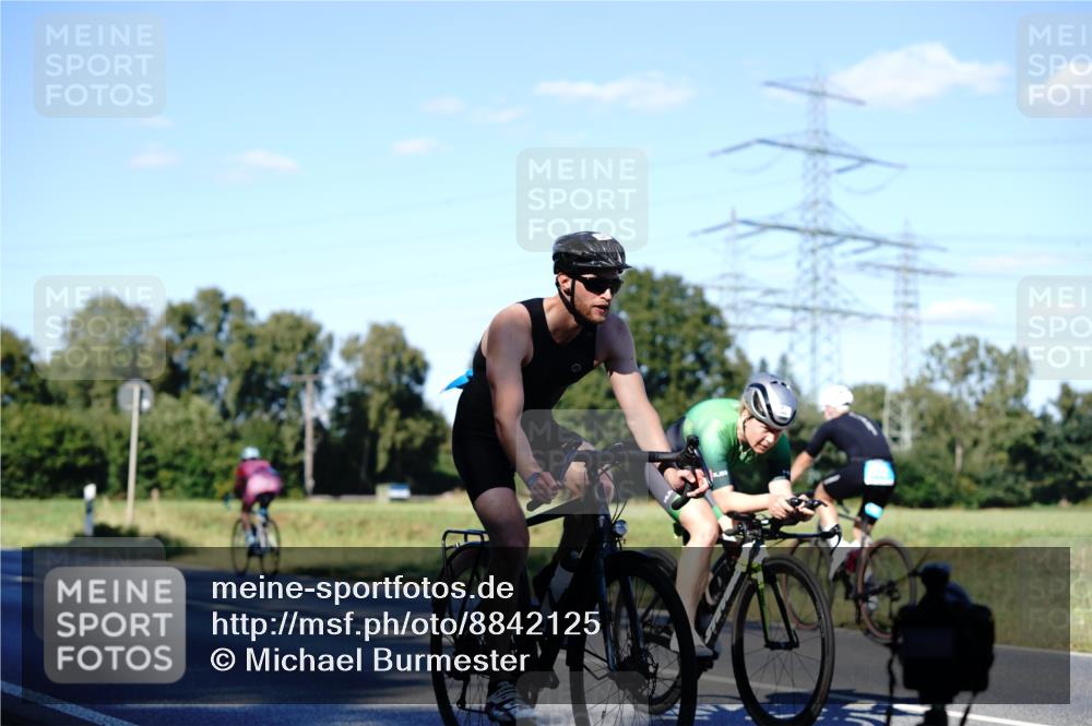 07.09.2025 - 19. Norderstedt Triathlon Michael Burmester http://msf.ph/oto/8842125 07.09.2025 15:41:56 Radfahren 365, 432, 465, 487, 499, 540, 871, 878, 889, 1547 meine-sportfotos.de