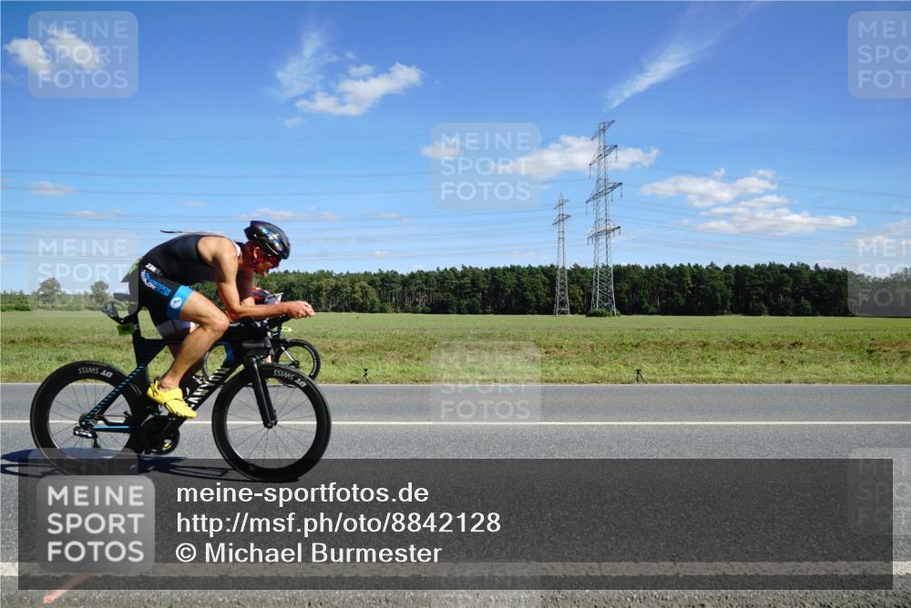 07.09.2025 - 19. Norderstedt Triathlon Michael Burmester http://msf.ph/oto/8842128 07.09.2025 14:35:16 Radfahren 394, 988 meine-sportfotos.de