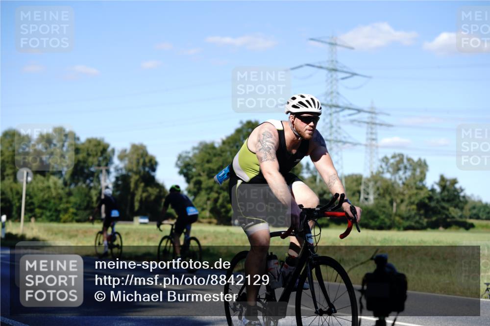 07.09.2025 - 19. Norderstedt Triathlon Michael Burmester http://msf.ph/oto/8842129 07.09.2025 15:41:57 Radfahren 365, 432, 465, 499, 540, 871, 889, 1547 meine-sportfotos.de
