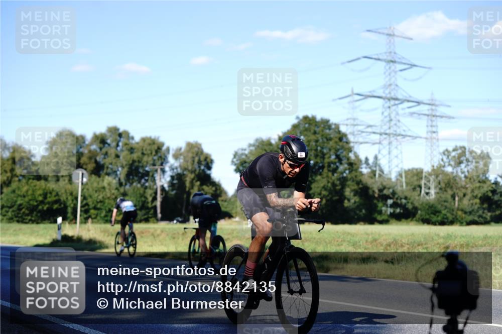 07.09.2025 - 19. Norderstedt Triathlon Michael Burmester http://msf.ph/oto/8842135 07.09.2025 15:42:02 Radfahren 540, 951 meine-sportfotos.de