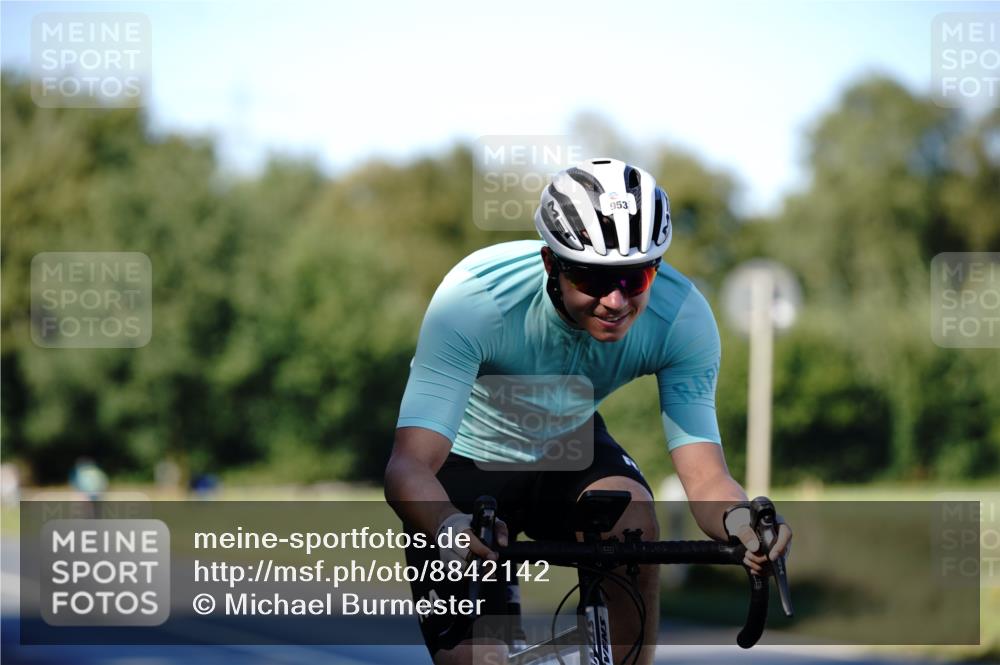 07.09.2025 - 19. Norderstedt Triathlon Michael Burmester http://msf.ph/oto/8842142 07.09.2025 15:42:35 Radfahren 515, 520, 953 meine-sportfotos.de