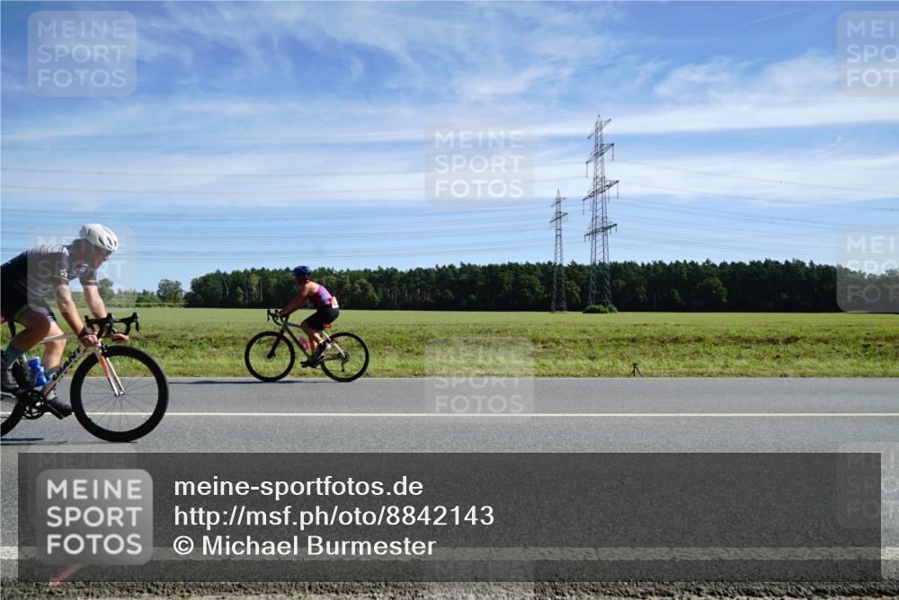 07.09.2025 - 19. Norderstedt Triathlon Michael Burmester http://msf.ph/oto/8842143 07.09.2025 12:28:32 Radfahren 210, 212, 262, 696, 780, 858, 1214, 1329 meine-sportfotos.de