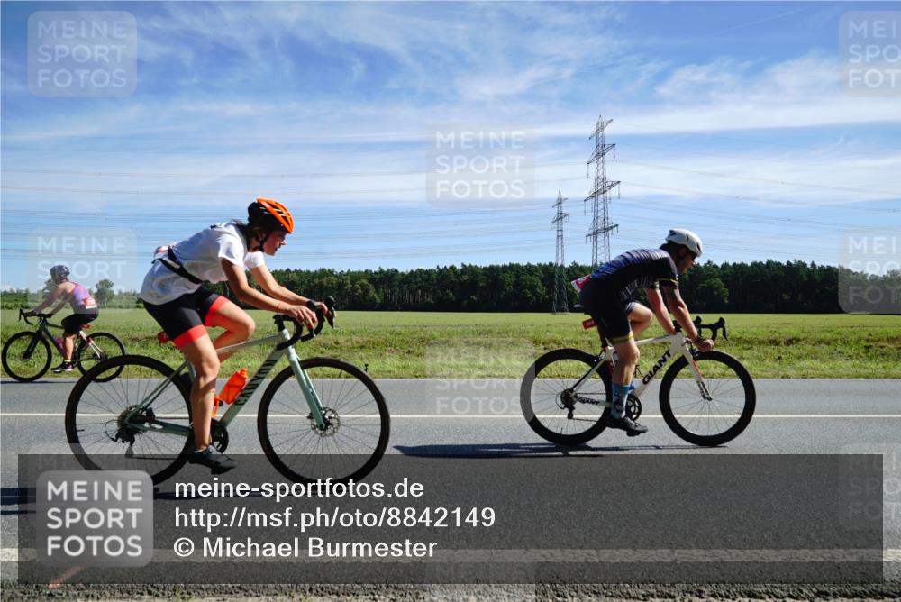 07.09.2025 - 19. Norderstedt Triathlon Michael Burmester http://msf.ph/oto/8842149 07.09.2025 12:28:33 Radfahren 210, 262, 696, 780, 858, 1213, 1214, 1329 meine-sportfotos.de