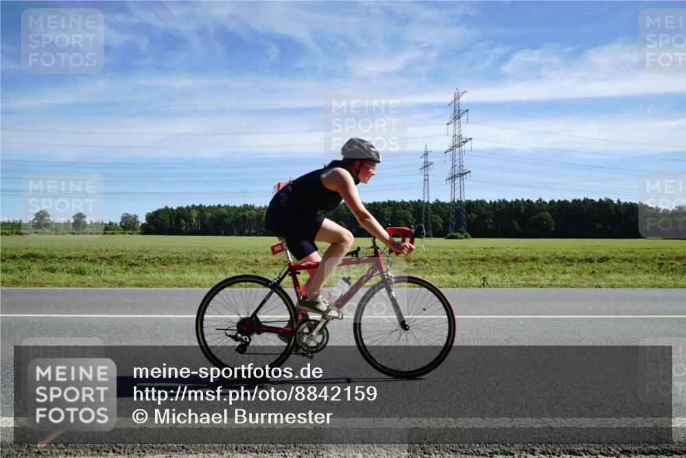 07.09.2025 - 19. Norderstedt Triathlon Michael Burmester http://msf.ph/oto/8842159 07.09.2025 12:28:34 Radfahren 210, 262, 696, 780, 858, 1213, 1214, 1329 meine-sportfotos.de
