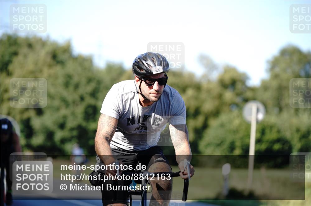 07.09.2025 - 19. Norderstedt Triathlon Michael Burmester http://msf.ph/oto/8842163 07.09.2025 15:42:49 Radfahren 415, 429, 925 meine-sportfotos.de