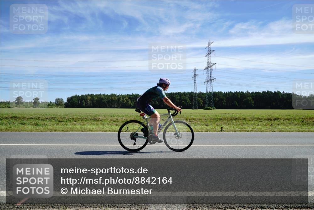 07.09.2025 - 19. Norderstedt Triathlon Michael Burmester http://msf.ph/oto/8842164 07.09.2025 12:28:35 Radfahren 262, 696, 780, 858, 1213, 1214, 1329 meine-sportfotos.de