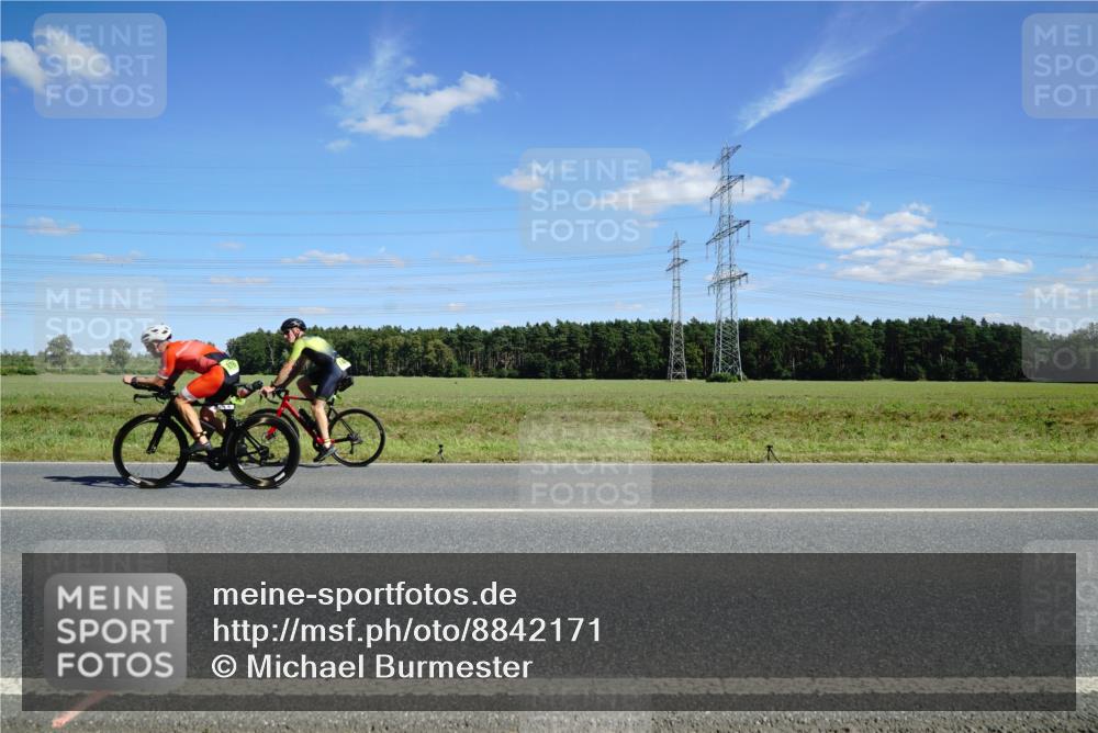 07.09.2025 - 19. Norderstedt Triathlon Michael Burmester http://msf.ph/oto/8842171 07.09.2025 14:35:29 Radfahren 1485 meine-sportfotos.de