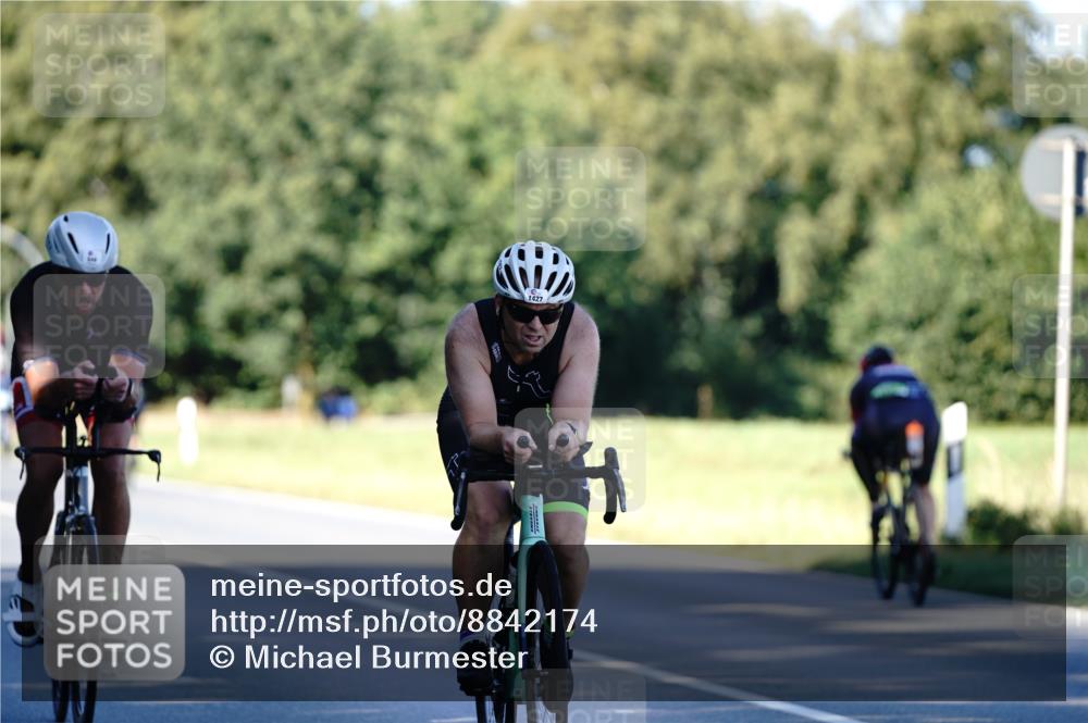 07.09.2025 - 19. Norderstedt Triathlon Michael Burmester http://msf.ph/oto/8842174 07.09.2025 15:42:55 Radfahren 549, 1411, 1427, 1534 meine-sportfotos.de