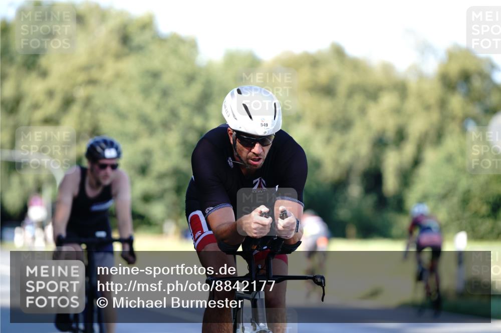 07.09.2025 - 19. Norderstedt Triathlon Michael Burmester http://msf.ph/oto/8842177 07.09.2025 15:42:56 Radfahren 549, 1411, 1427, 1534 meine-sportfotos.de