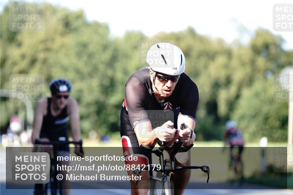 07.09.2025 - 19. Norderstedt Triathlon Michael Burmester http://msf.ph/oto/8842179 07.09.2025 15:42:56 Radfahren 549, 1411, 1427, 1534 meine-sportfotos.de