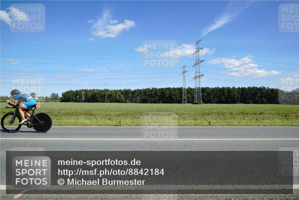 07.09.2025 - 19. Norderstedt Triathlon Michael Burmester http://msf.ph/oto/8842184 07.09.2025 14:35:33 Radfahren 374, 1480, 1485 meine-sportfotos.de