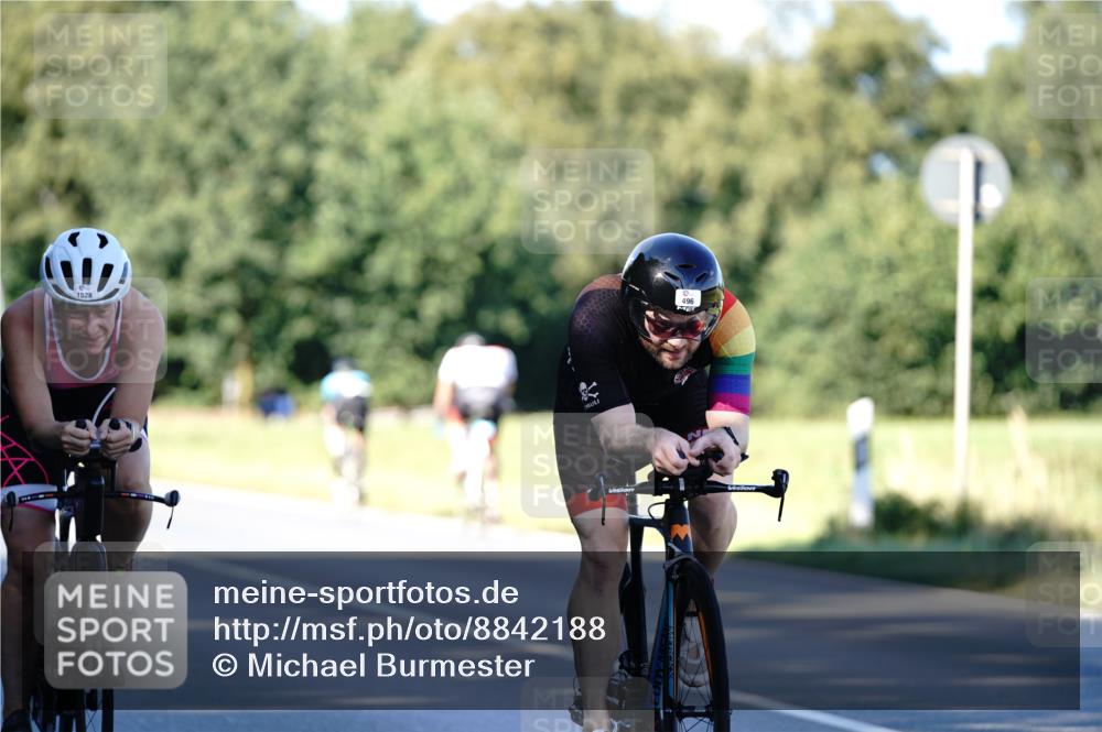 07.09.2025 - 19. Norderstedt Triathlon Michael Burmester http://msf.ph/oto/8842188 07.09.2025 15:43:05 Radfahren 496, 497, 1524, 1528 meine-sportfotos.de