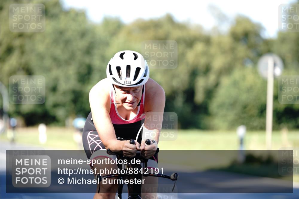 07.09.2025 - 19. Norderstedt Triathlon Michael Burmester http://msf.ph/oto/8842191 07.09.2025 15:43:05 Radfahren 496, 497, 1524, 1528 meine-sportfotos.de