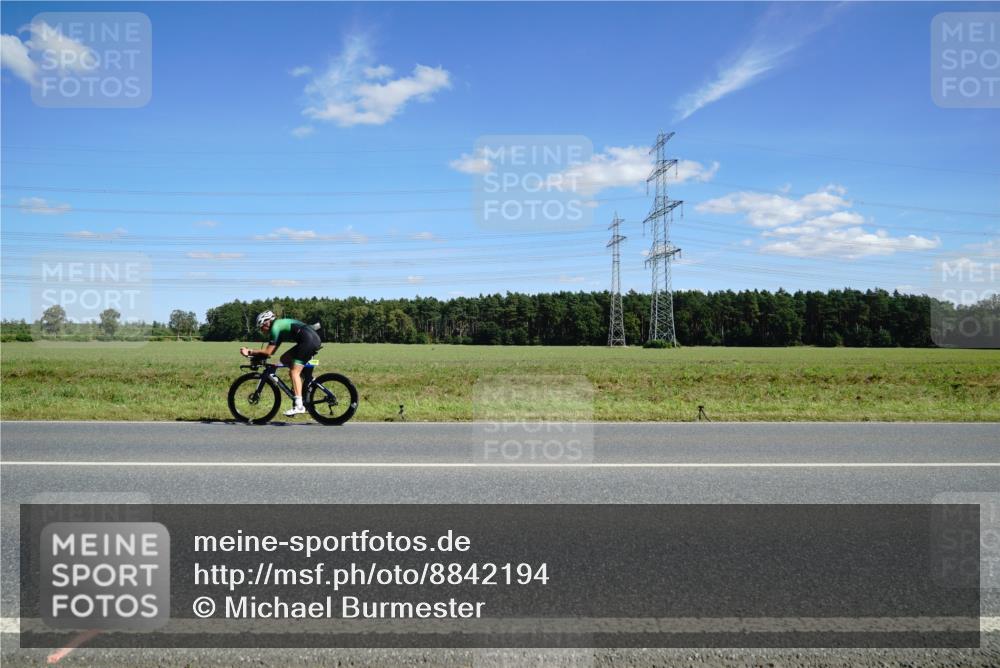 07.09.2025 - 19. Norderstedt Triathlon Michael Burmester http://msf.ph/oto/8842194 07.09.2025 14:35:35 Radfahren 374, 1480 meine-sportfotos.de
