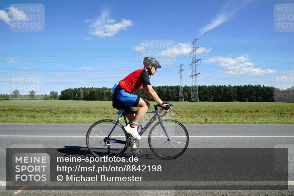 07.09.2025 - 19. Norderstedt Triathlon Michael Burmester http://msf.ph/oto/8842198 07.09.2025 14:35:35 Radfahren 374, 1480 meine-sportfotos.de