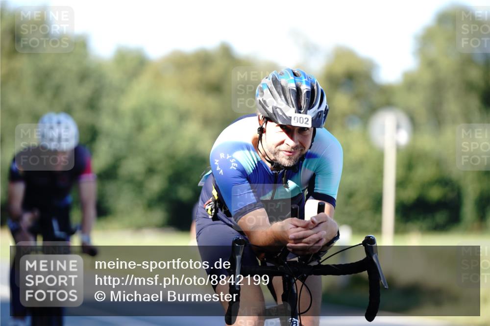 07.09.2025 - 19. Norderstedt Triathlon Michael Burmester http://msf.ph/oto/8842199 07.09.2025 15:43:12 Radfahren 873, 902, 1460 meine-sportfotos.de
