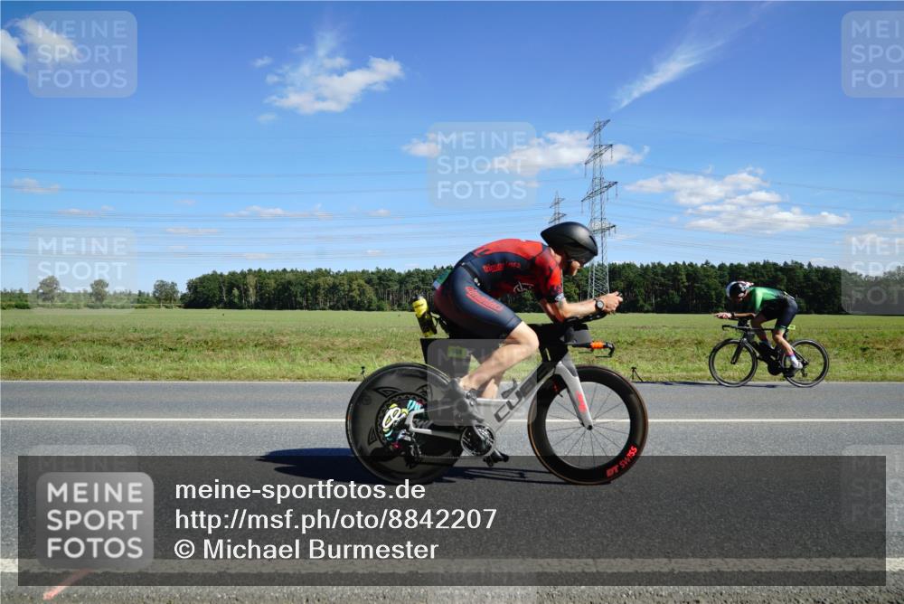 07.09.2025 - 19. Norderstedt Triathlon Michael Burmester http://msf.ph/oto/8842207 07.09.2025 14:35:42 Radfahren 958 meine-sportfotos.de