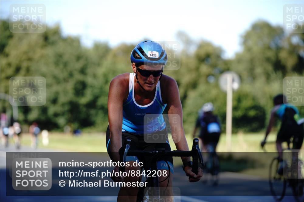 07.09.2025 - 19. Norderstedt Triathlon Michael Burmester http://msf.ph/oto/8842208 07.09.2025 15:43:19 Radfahren 534, 937, 1423 meine-sportfotos.de