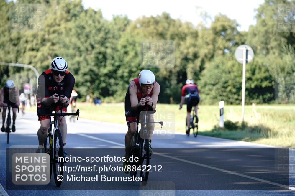 07.09.2025 - 19. Norderstedt Triathlon Michael Burmester http://msf.ph/oto/8842212 07.09.2025 15:43:25 Radfahren 505, 521, 524, 547, 1410, 1437 meine-sportfotos.de