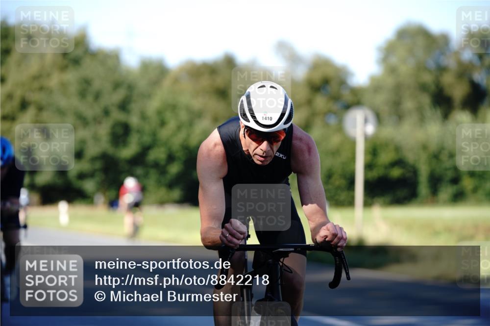 07.09.2025 - 19. Norderstedt Triathlon Michael Burmester http://msf.ph/oto/8842218 07.09.2025 15:43:27 Radfahren 505, 519, 521, 547, 903, 949, 1410, 1437, 1486 meine-sportfotos.de