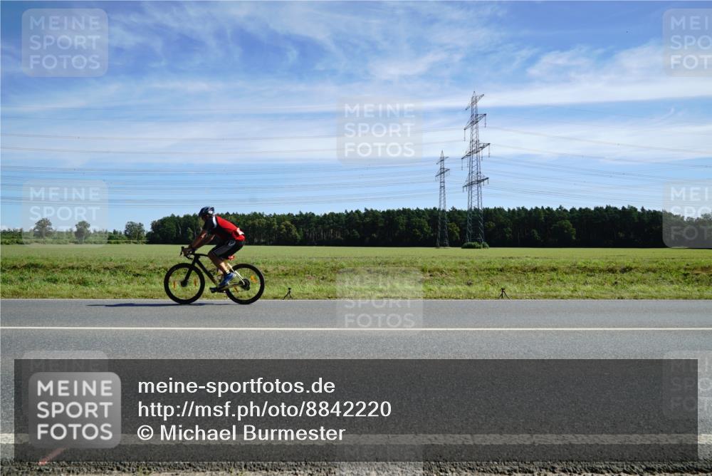 07.09.2025 - 19. Norderstedt Triathlon Michael Burmester http://msf.ph/oto/8842220 07.09.2025 12:28:52 Radfahren 265 meine-sportfotos.de
