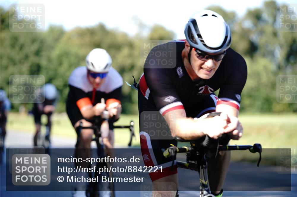 07.09.2025 - 19. Norderstedt Triathlon Michael Burmester http://msf.ph/oto/8842221 07.09.2025 15:43:29 Radfahren 519, 547, 903, 949, 957, 1410, 1437, 1486 meine-sportfotos.de