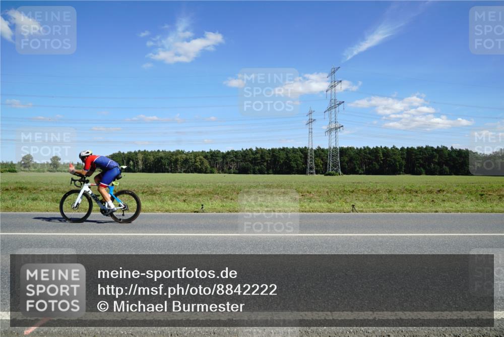 07.09.2025 - 19. Norderstedt Triathlon Michael Burmester http://msf.ph/oto/8842222 07.09.2025 14:35:45 Radfahren 958 meine-sportfotos.de