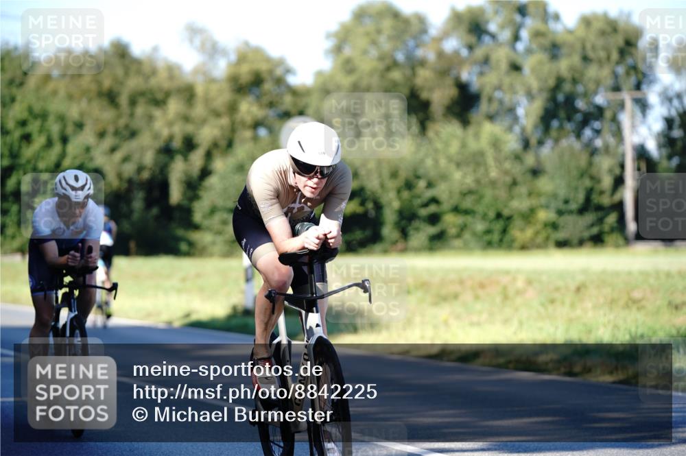 07.09.2025 - 19. Norderstedt Triathlon Michael Burmester http://msf.ph/oto/8842225 07.09.2025 15:43:30 Radfahren 493, 519, 547, 903, 949, 957, 1410, 1437, 1486 meine-sportfotos.de